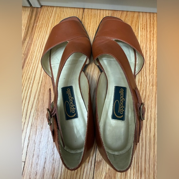 Pristine Vintage Leather Sandals / 7 / Quiet Luxury / Neutral / Designer / Flat - Picture 10 of 10